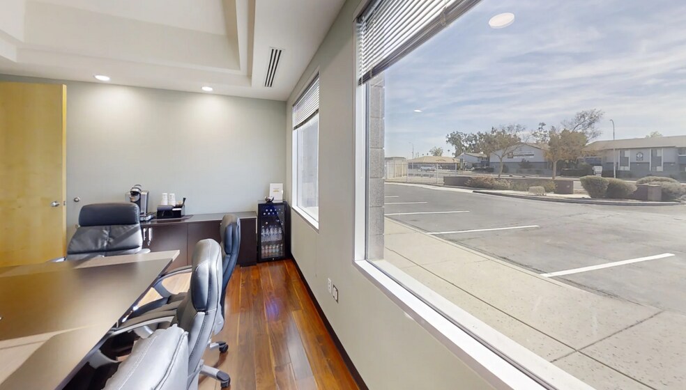 More Photos Of 4636 E McDowell Rd, Phoenix Distribution For Sale