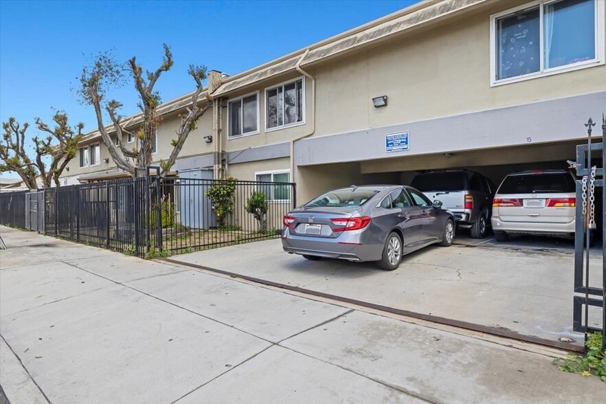 More Photos Of 10720 Burin Ave, Lennox Apartments For Sale