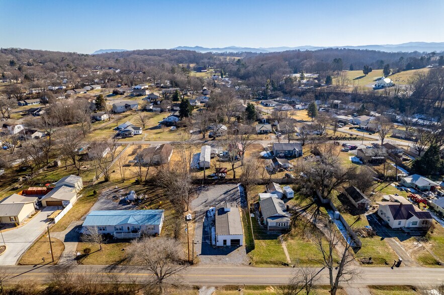 More Photos Of 2336 Old Knoxville Pike, Maryville Light Manufacturing For Sale