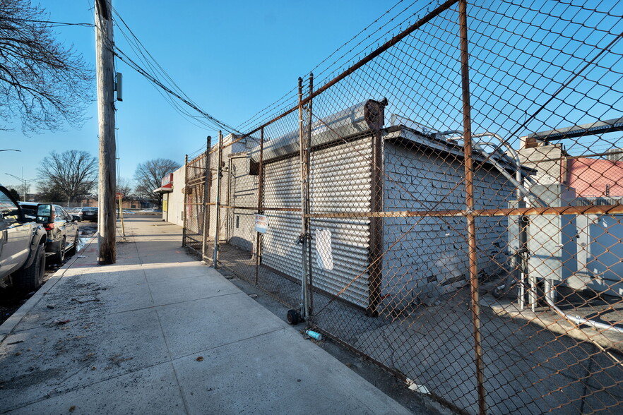 More Photos Of 230-02 S Conduit Ave, Jamaica Convenience Store For Sale