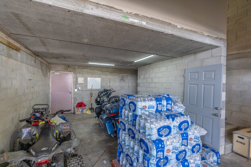 More Photos Of 2700 Evans Ave, Fort Myers Light Manufacturing For Sale