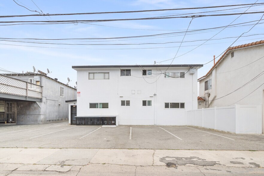 More Photos Of 25 Bennett Ave, Long Beach Apartments For Sale