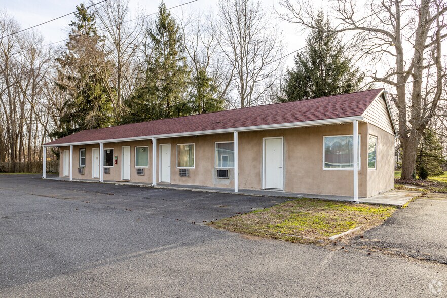 More Photos Of 77 US Highway 130, Trenton Hotel For Sale