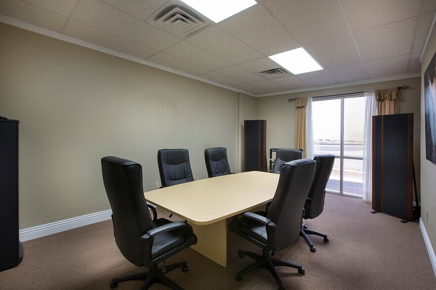 More Photos Of 4455 W Sunset Rd, Las Vegas Manufacturing For Lease