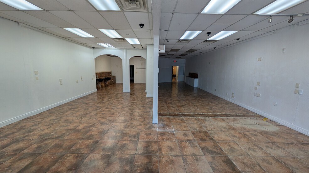 More Photos Of 2033 Airline Rd, Corpus Christi General Retail For Lease