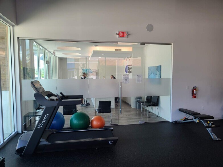 More Photos Of 11050 Griffin Rd, Cooper City Freestanding For Lease