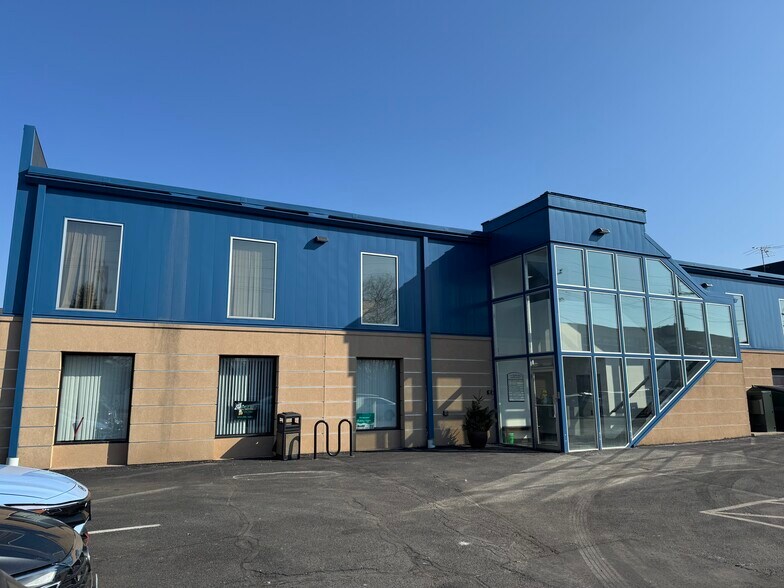 More Photos Of 146 N Lake St, Forest Lake Medical For Lease