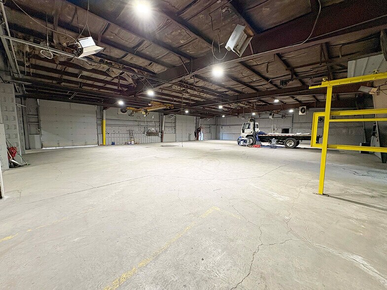 More Photos Of 9510 St. Clair Ave, Fairview Heights Manufacturing For Lease
