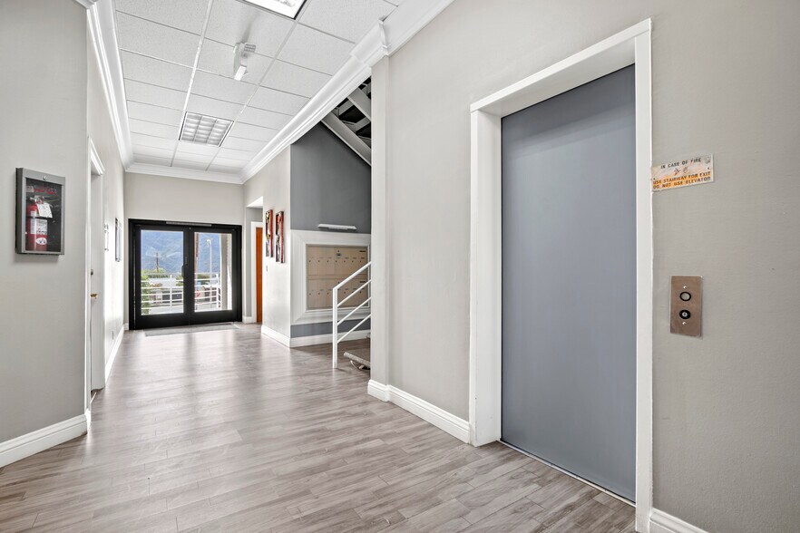 More Photos Of 4502 Dyer St, La Crescenta Office For Lease