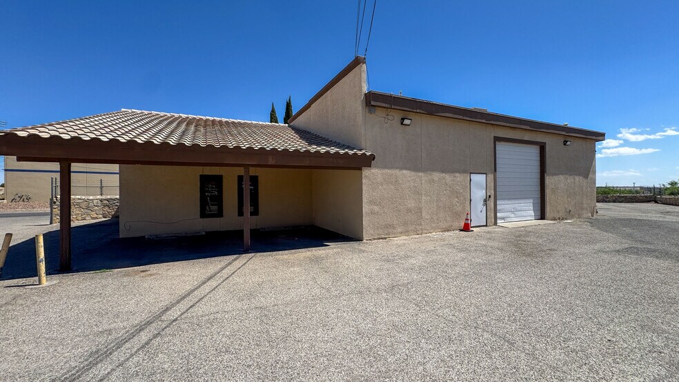 More Photos Of 1525 Common Dr, El Paso Flex For Lease
