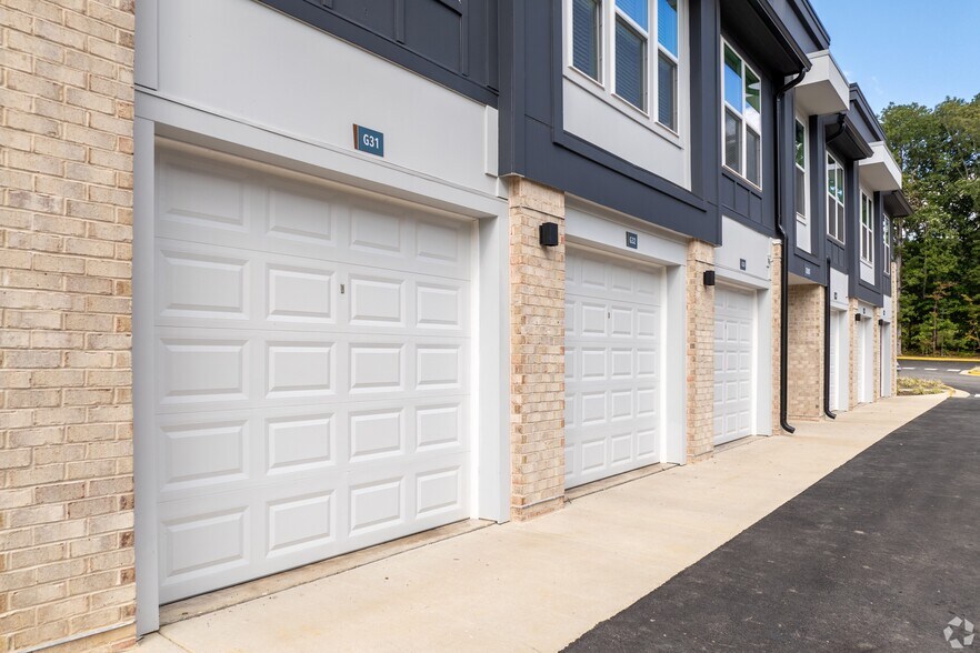 More Photos Of 12801 Lucks Ln, Midlothian Apartments For Sale