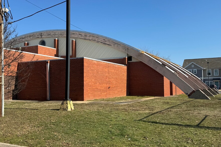 More Photos Of 2701 Main st, Little Rock Sports And Entertainment For Sale