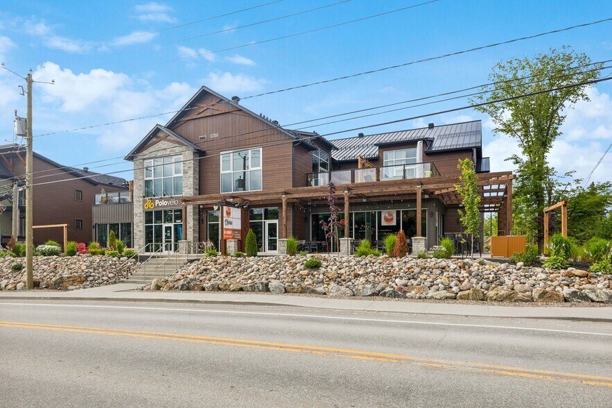 More Photos Of 193 Ch D'old Chelsea, Chelsea Storefront Retail Office For Lease