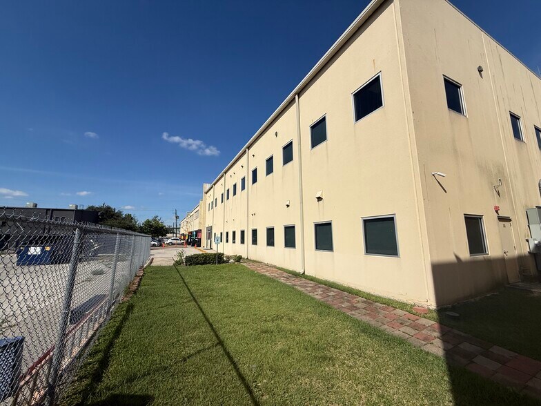 More Photos Of , Houston Office For Sale