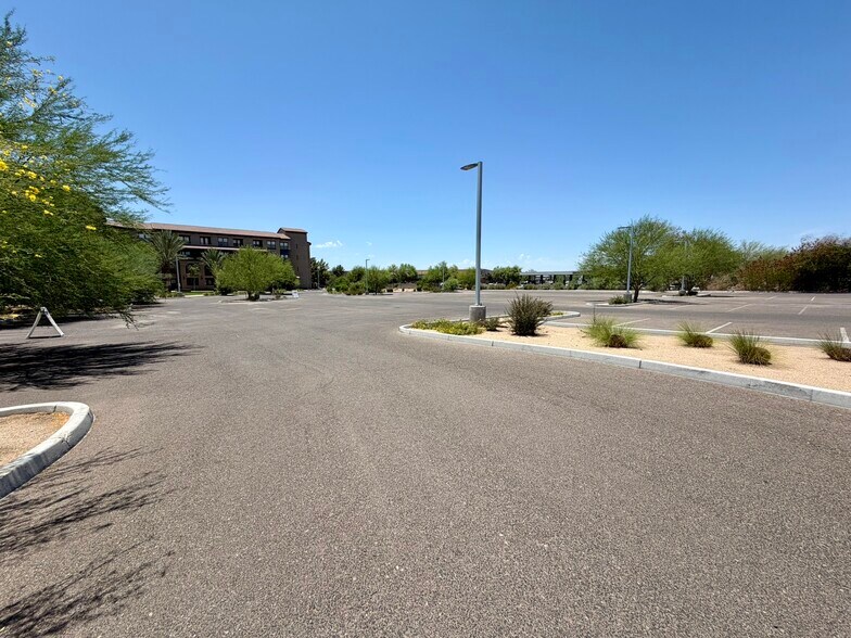 Primary Photo Of 15301 N Hayden Rd, Scottsdale Parking Lot For Lease