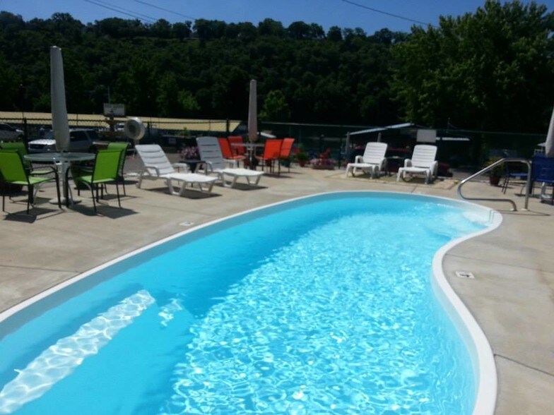 More Photos Of 103 Beach Blvd, Rockaway Beach Hotel For Sale