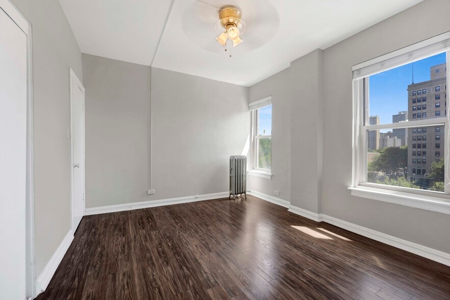 More Photos Of 1401 E Hyde Park Blvd, Chicago Apartments For Sale