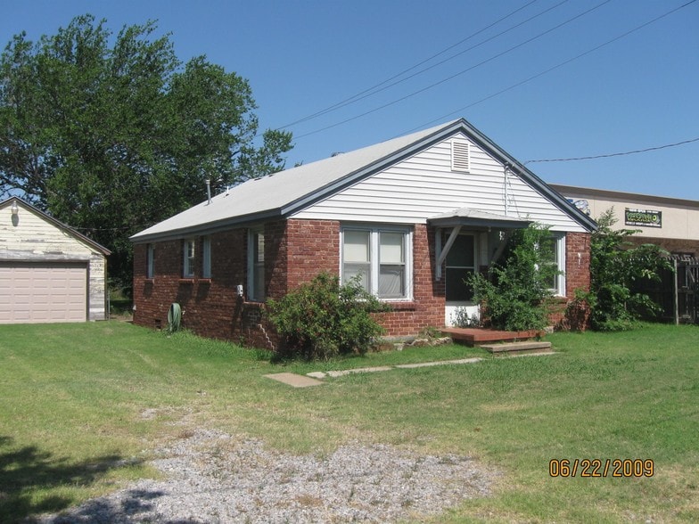 Primary Photo Of 707 S Kelly Ave, Edmond Land For Sale