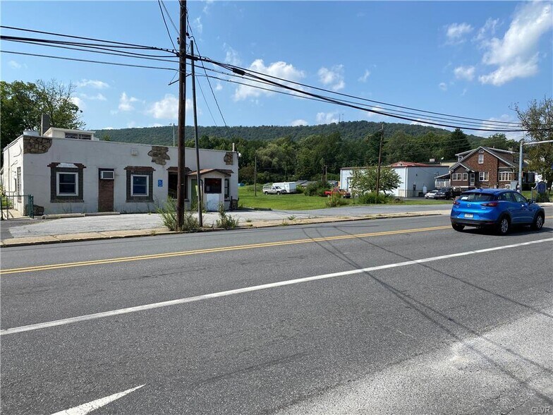 More Photos Of 62 N Broadway, Wind Gap Convenience Store For Sale
