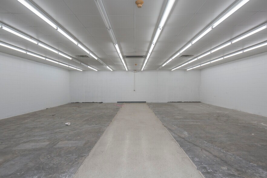 More Photos Of 1807 Tower Dr, Monroe Office For Sale