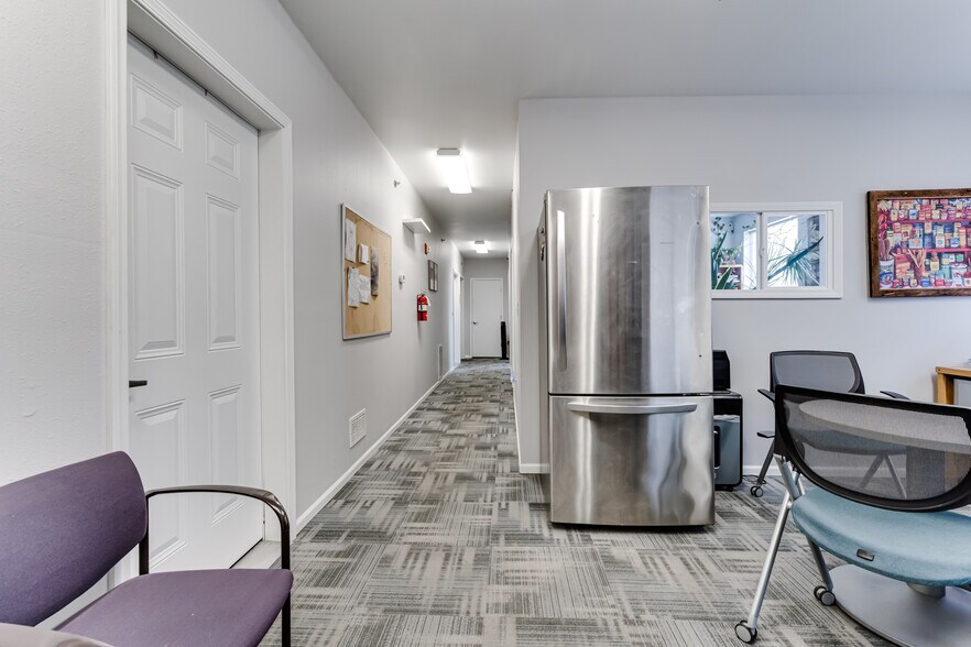 More Photos Of 4224 W 7th Ave, Eugene Service For Lease