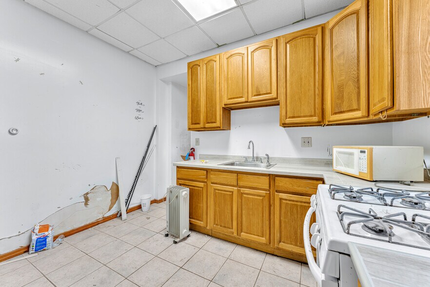 More Photos Of 3807 Pacific Ave, Wildwood Office Residential For Sale