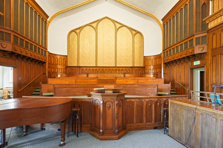 More Photos Of 2931 SE Harrison St, Portland Religious Facility For Sale