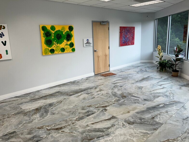 More Photos Of 193 N Park Trl, Stockbridge Medical For Sale