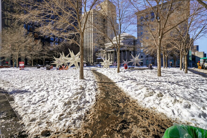 More Photos Of 84 Rue Notre-Dame O, Montréal Office For Lease