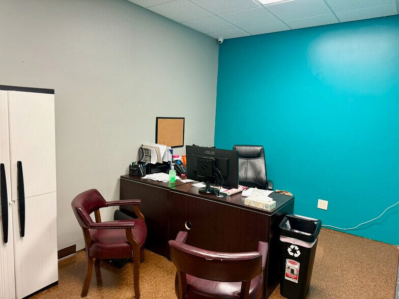 More Photos Of 514 Esther Cut, Fort Walton Beach Office For Sale