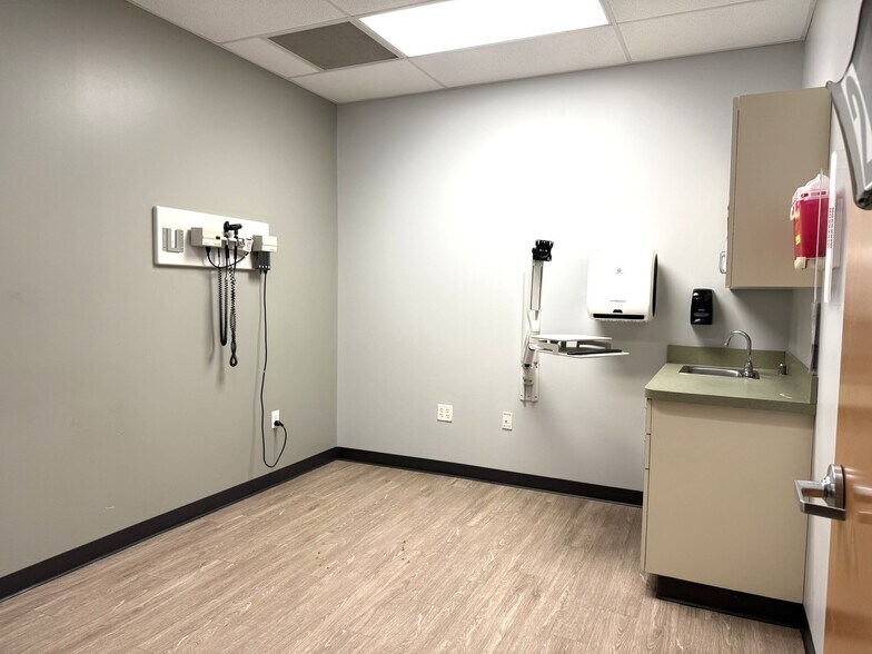More Photos Of 300 Old Forge Ln, Kennett Square Medical For Lease