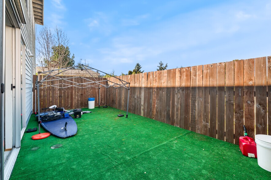 More Photos Of 318 3rd Ave S, Edmonds Apartments For Sale