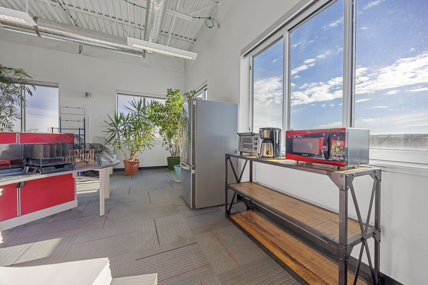 More Photos Of 6333 Dry Creek Pky, Niwot Manufacturing For Lease