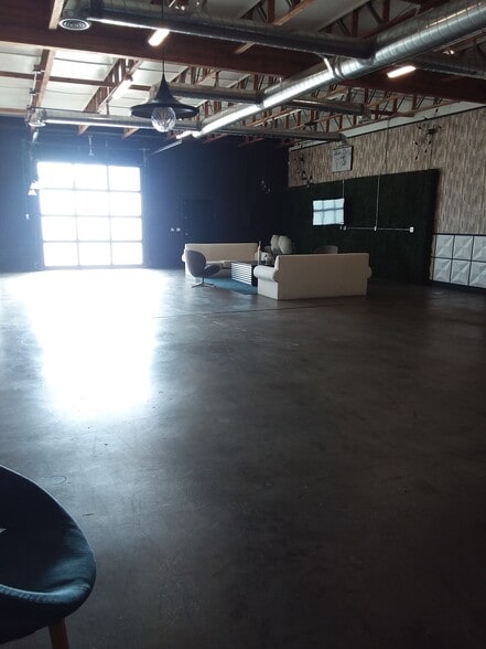 More Photos Of 3007-3023 S West Temple, Salt Lake City Light Manufacturing For Lease