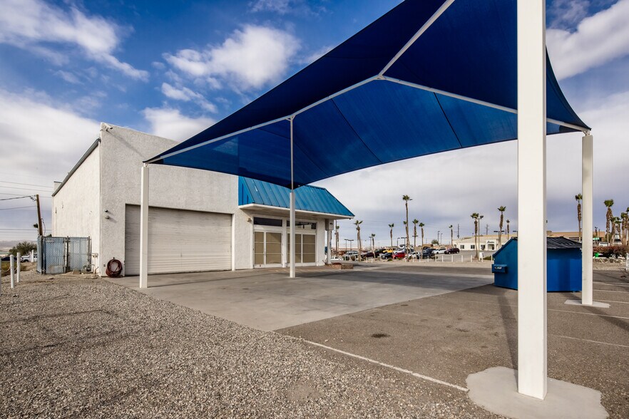 More Photos Of 951 Lake Havasu Ave N, Lake Havasu City Showroom For Sale