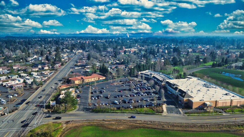 More Photos Of 615-697 SW Keck Dr, McMinnville Storefront For Sale