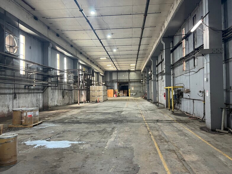 More Photos Of 4900 Ondura Dr, Fredericksburg Warehouse For Lease