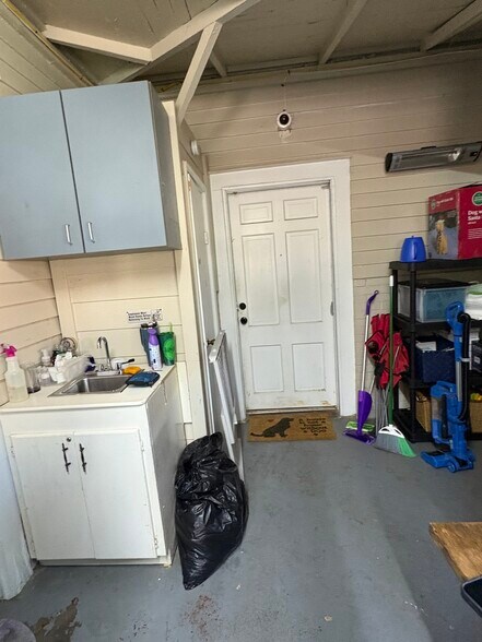 More Photos Of 209 Broad St, Manchester Office Residential For Sale