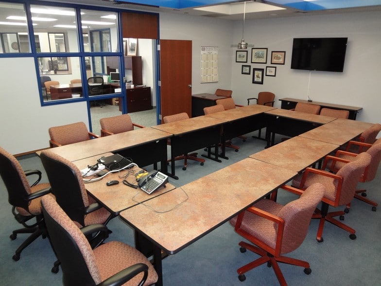 More Photos Of 222 W 6th St, Junction City Office For Sale