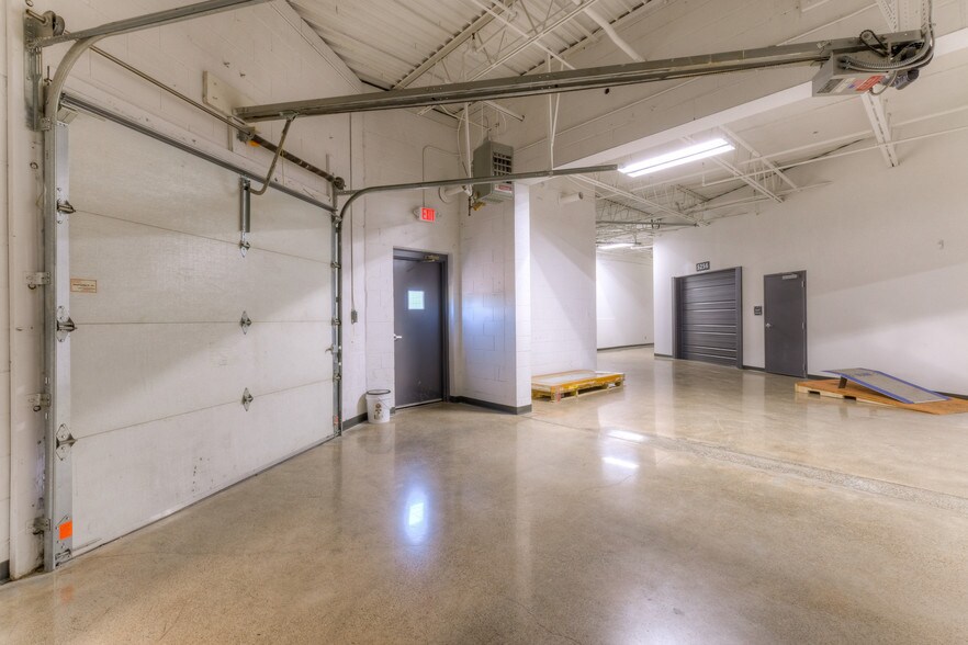 More Photos Of 5250-5280 W 74th St, Edina Light Distribution For Lease