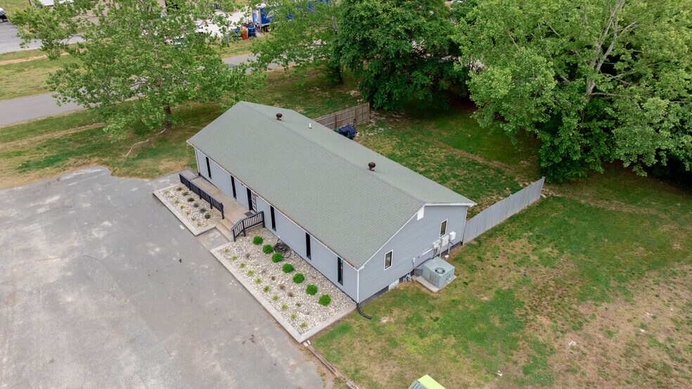 More Photos Of 100-102 Industrial Blvd, Toano Office For Sale