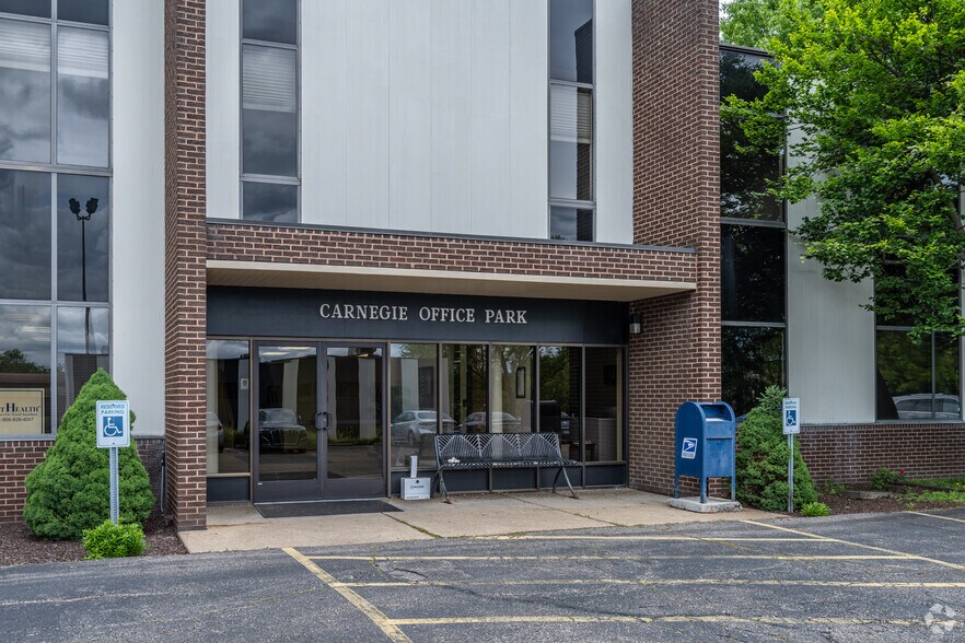More Photos Of 600 N Bell Ave, Carnegie Medical For Lease