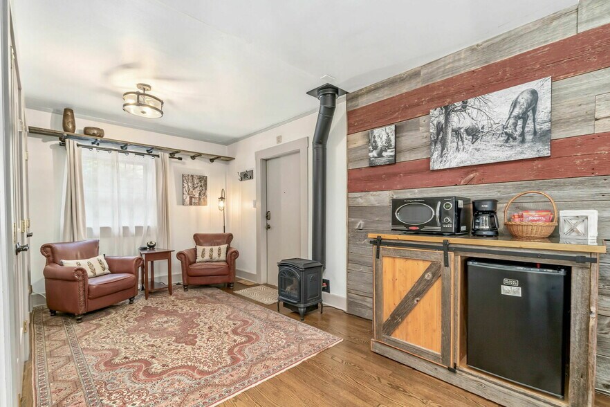 More Photos Of 4980 Highway 73, Evergreen Hotel For Sale