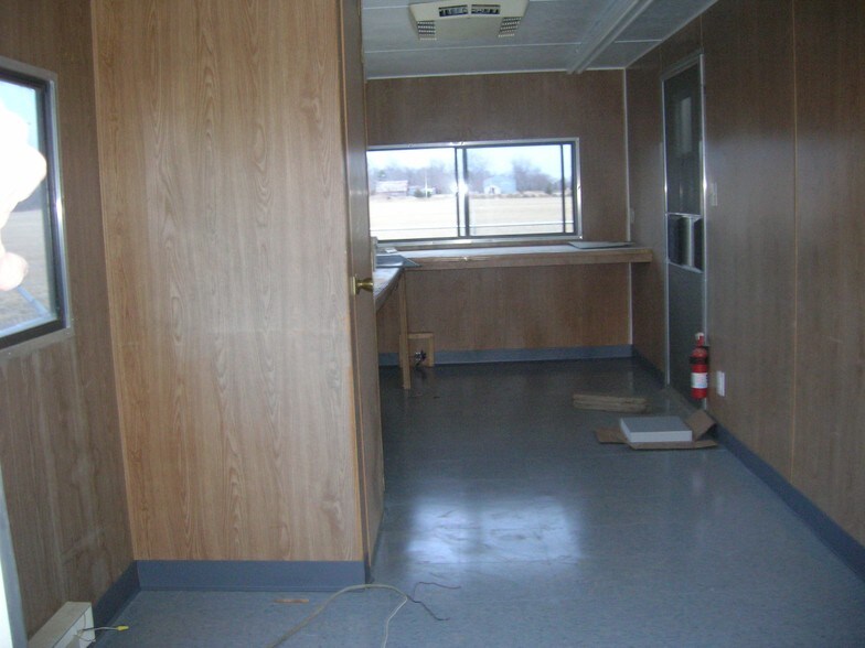 More Photos Of 140 Midwest Ln, Strafford Truck Terminal For Lease