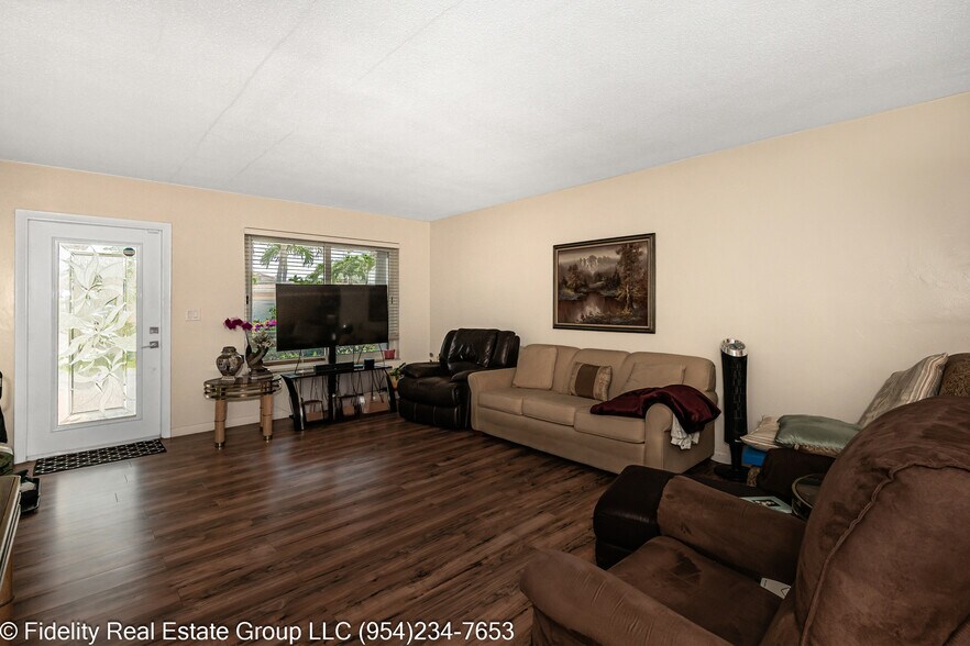 More Photos Of 1425 Ne 55th St, Fort Lauderdale Specialty For Sale