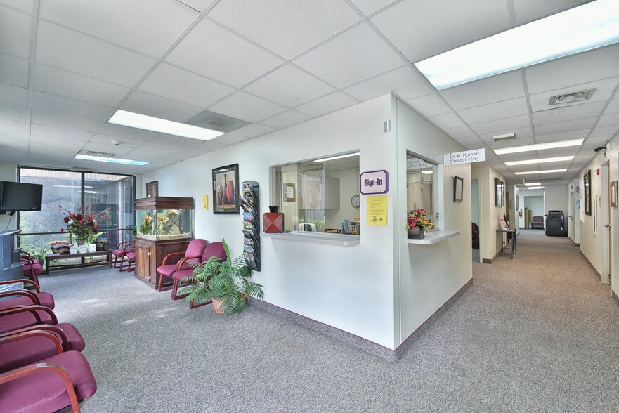 More Photos Of 1805 SE Lake Weir Ave, Ocala Medical For Sale