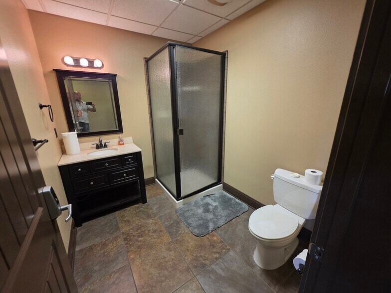 More Photos Of 13290 Contractors Dr, Chico Manufacturing For Lease