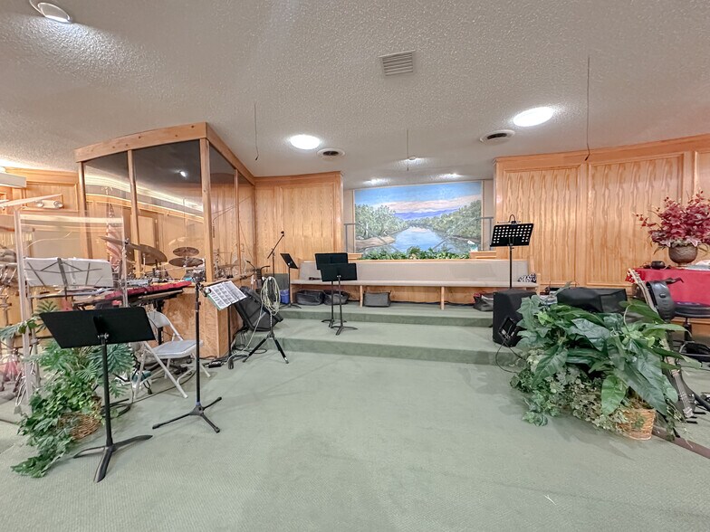 More Photos Of 2833 W Main St, Jenks Religious Facility For Sale