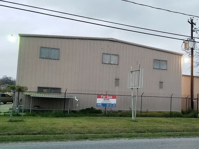 More Photos Of 410 W Canino Rd, Houston Manufacturing For Sale