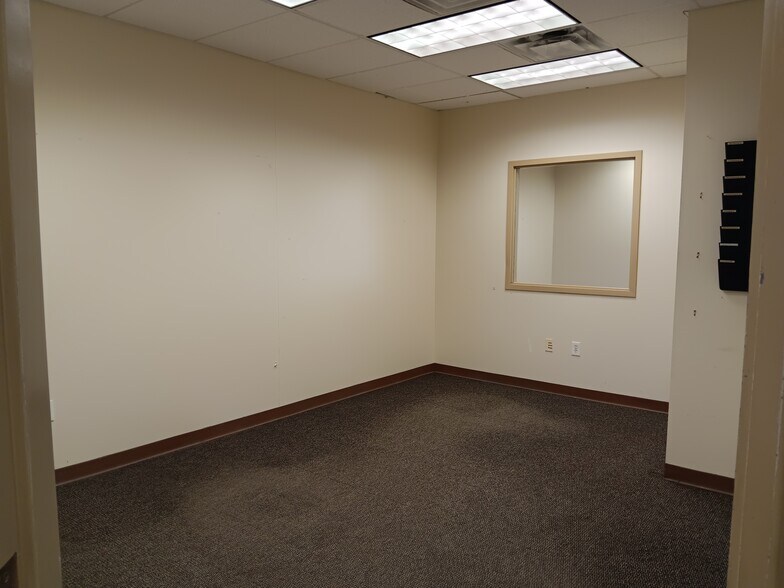 More Photos Of 9230 N Highway 6, Navasota Freestanding For Sale